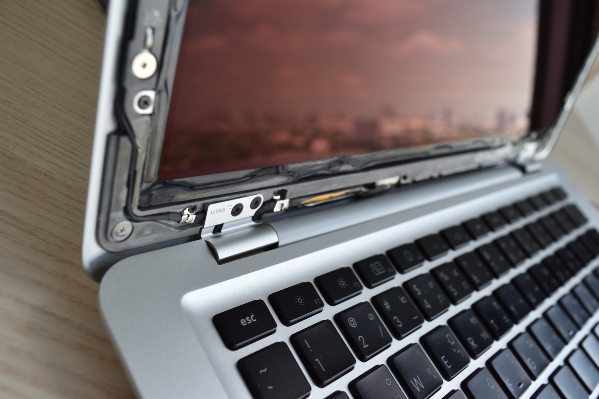 MacBookの液晶割れ・不具合を修理する方法